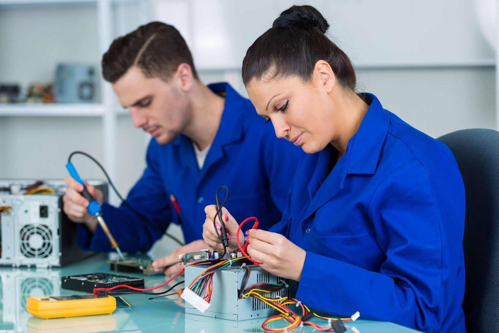 Personal de soporte técnico especializado